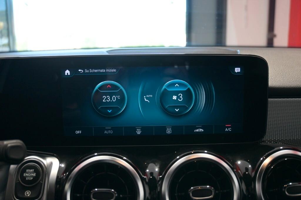 MERCEDES-BENZ GLB 200D 150CV AUTOMATIC BUSINESS EXTRA ( FARI LED - PELLE - CRUISE - NAVI PREMIUM - PARK ASSIST - TELECAMERA POST. - CERCHI 18 )