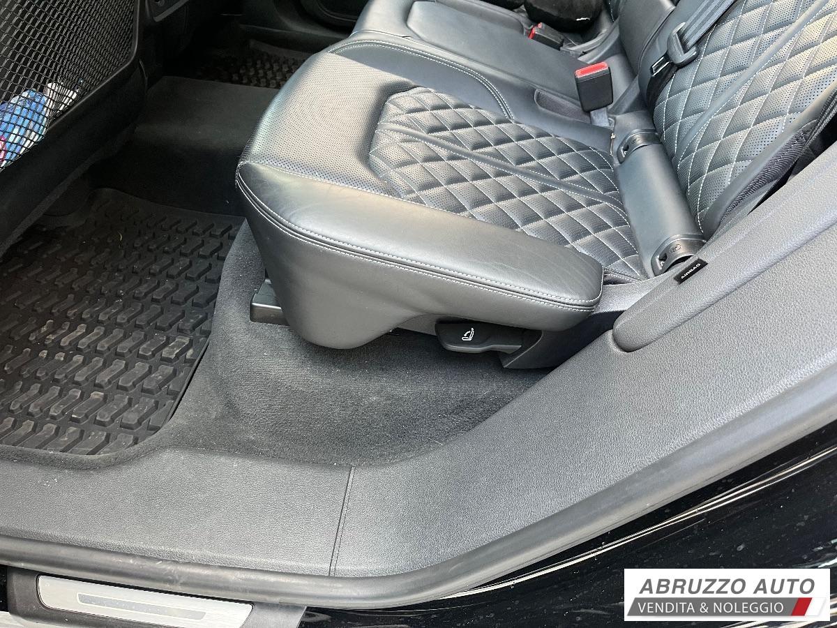 AUDI Q8 50 TDI 286 CV quattro tiptronic Sport Tetto+Gancio