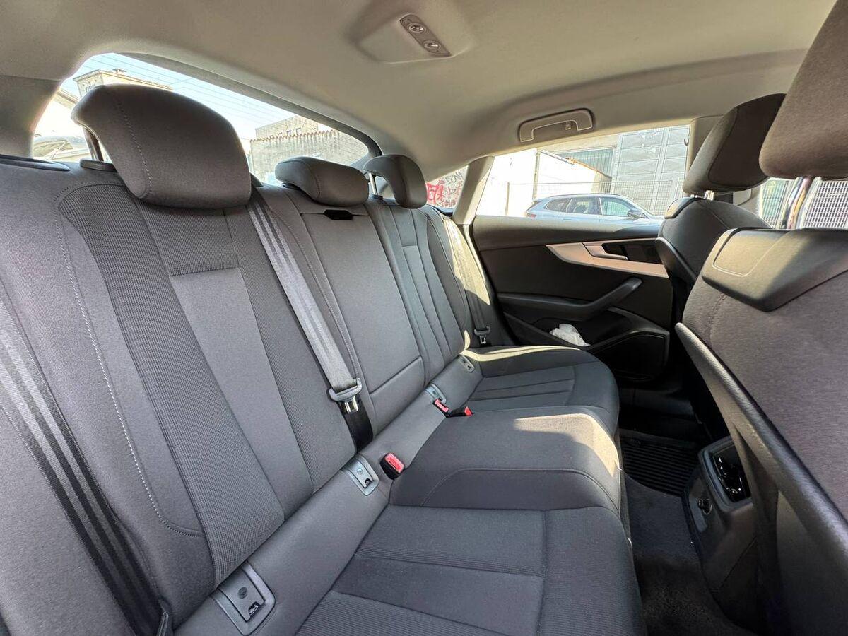 Audi A5 40 2.0 tfsi mhev Business 190cv s-tronic