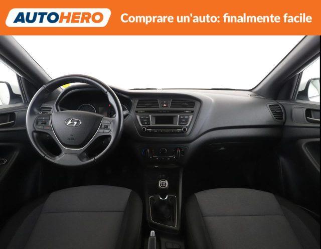HYUNDAI i20 1.2 84 CV 5 porte Blackline