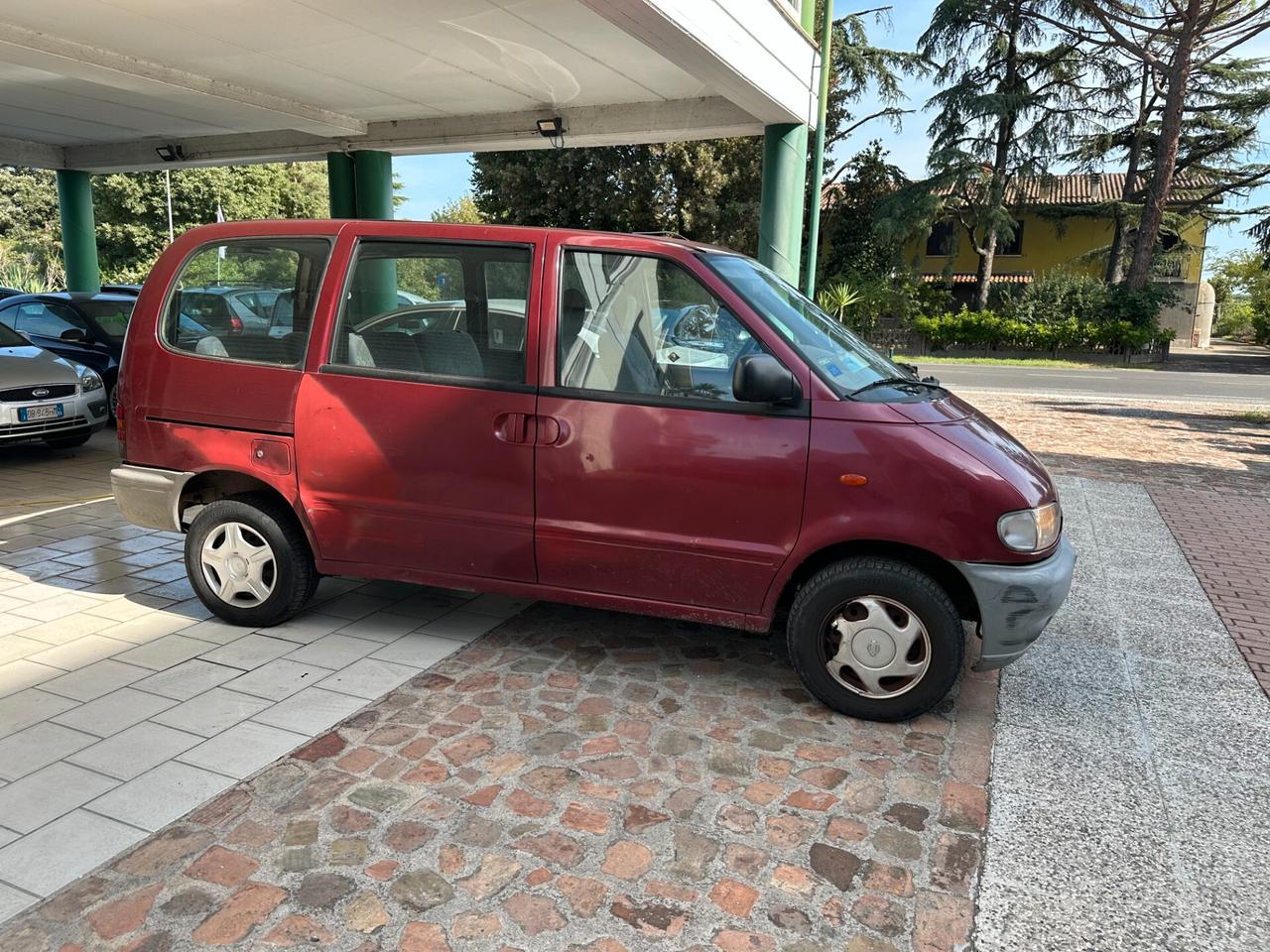 Nissan Serena 1.6 ELX 8 POSTI