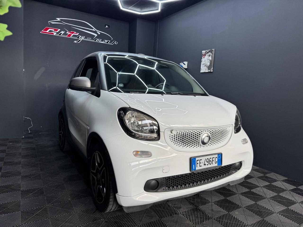 Smart ForTwo 0.9 Turbo 90 CV (2016) – Agile e Scattante!