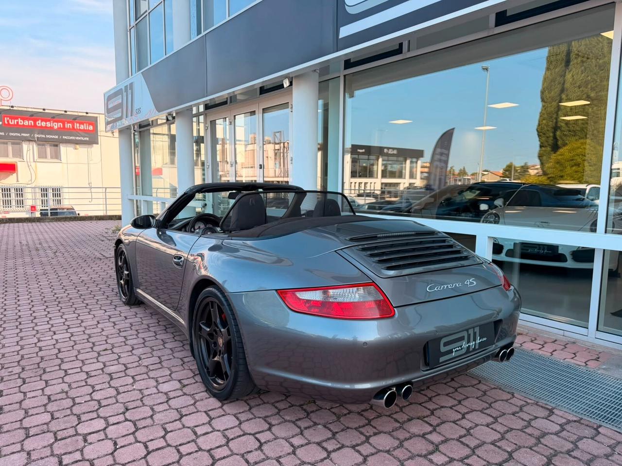 Porsche 911 Carrera 4S Cabriolet