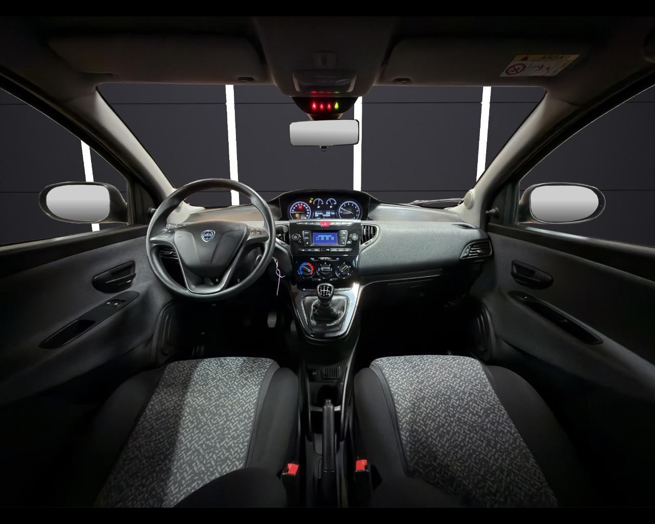 LANCIA Ypsilon 1.0 FireFly 5 porte S&S Hybrid Silver