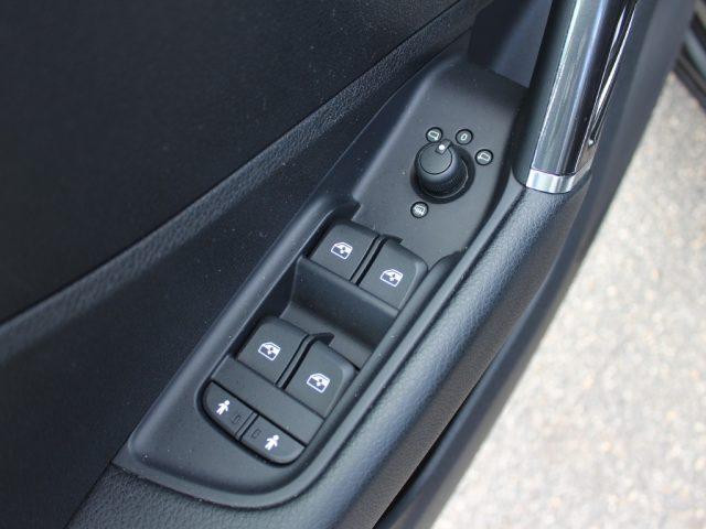 AUDI Q2 35 TDI quattro S tronic Identity Black