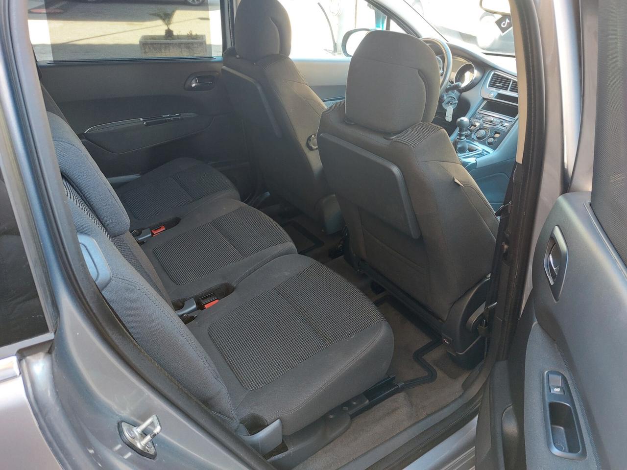 Peugeot 5008 1.6 HDi 115CV Allure 85Kw