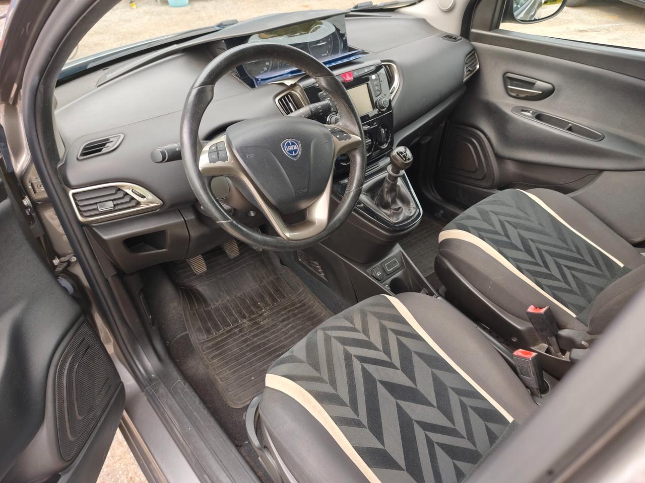 Lancia Ypsilon 1.2 BENZINA E GPL