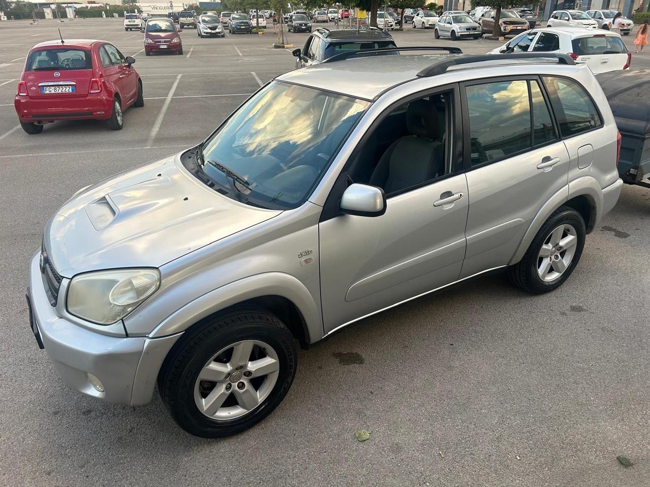 Toyota RAV4 2.0 Tdi 4D gancio carrello N1 autocarro