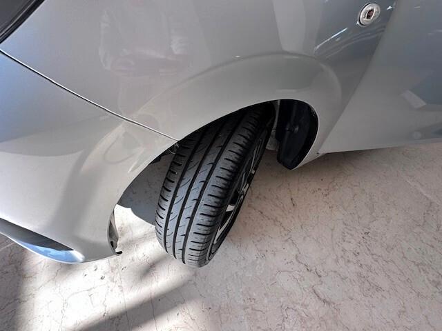 Peugeot 108 AUTOMATICA FULL OPTIONAL