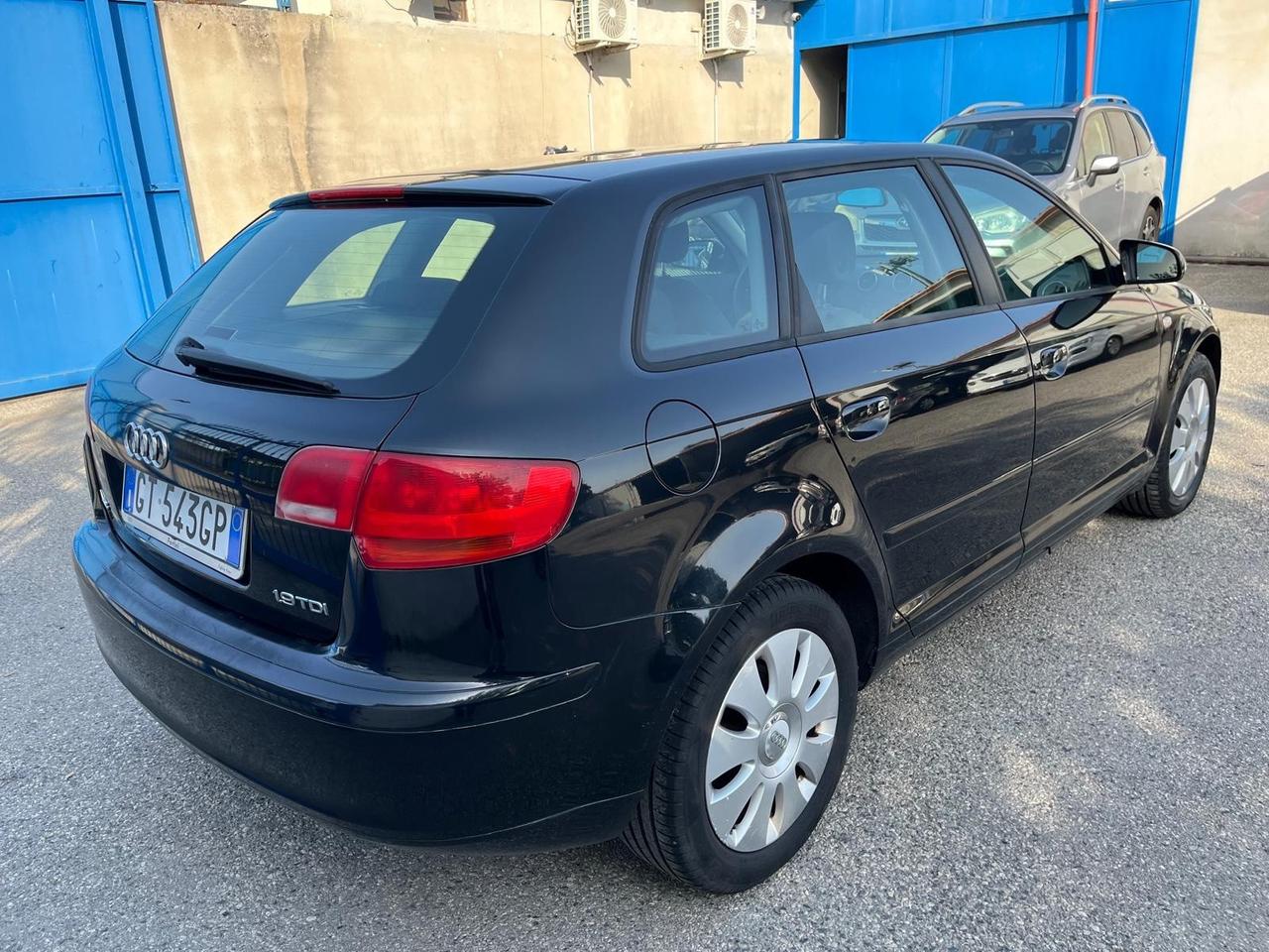 Audi A3- sportback 1.9 tdi- full-11/2007