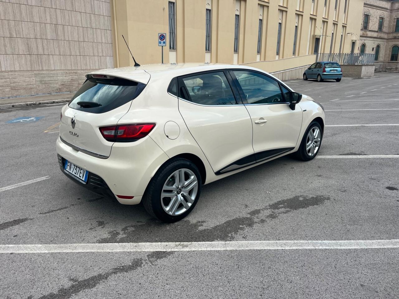 Renault Clio 1.2 75 CV 5 p. Duel X NeoPatentati