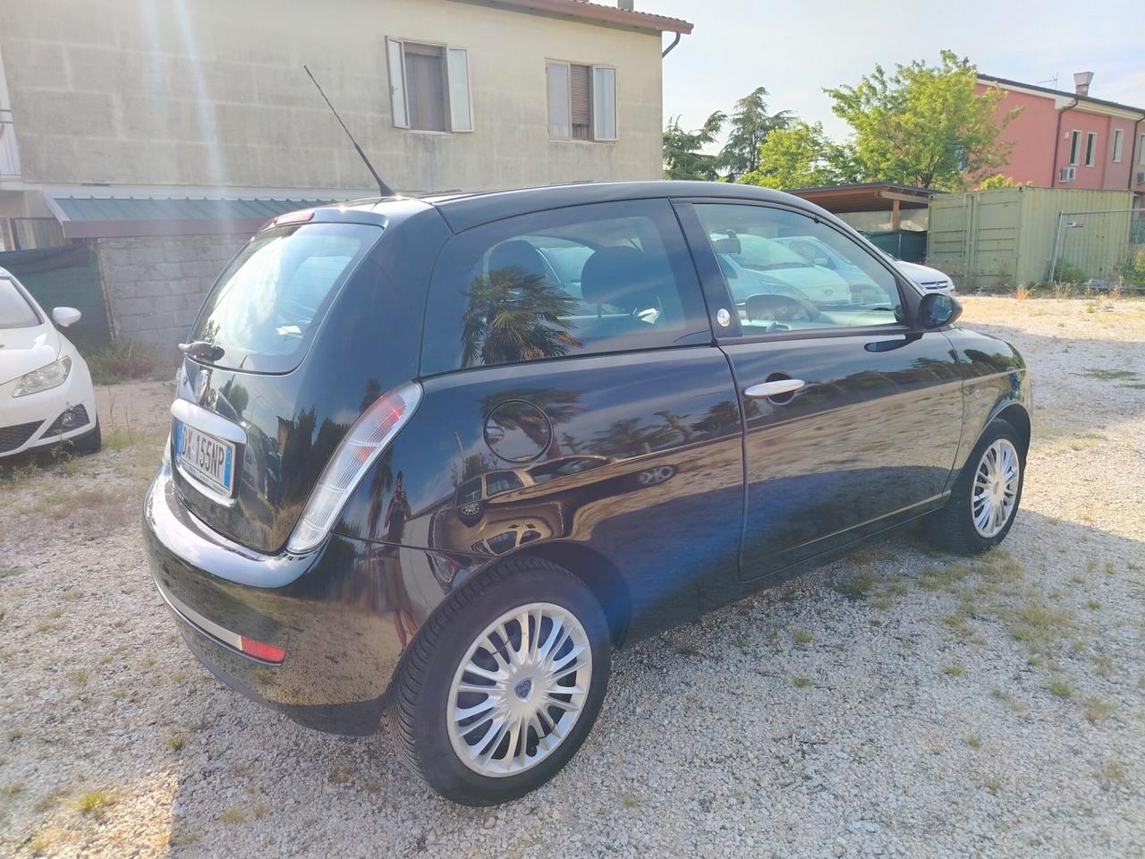 Lancia Ypsilon 1.4 Argento Ecochic GPL