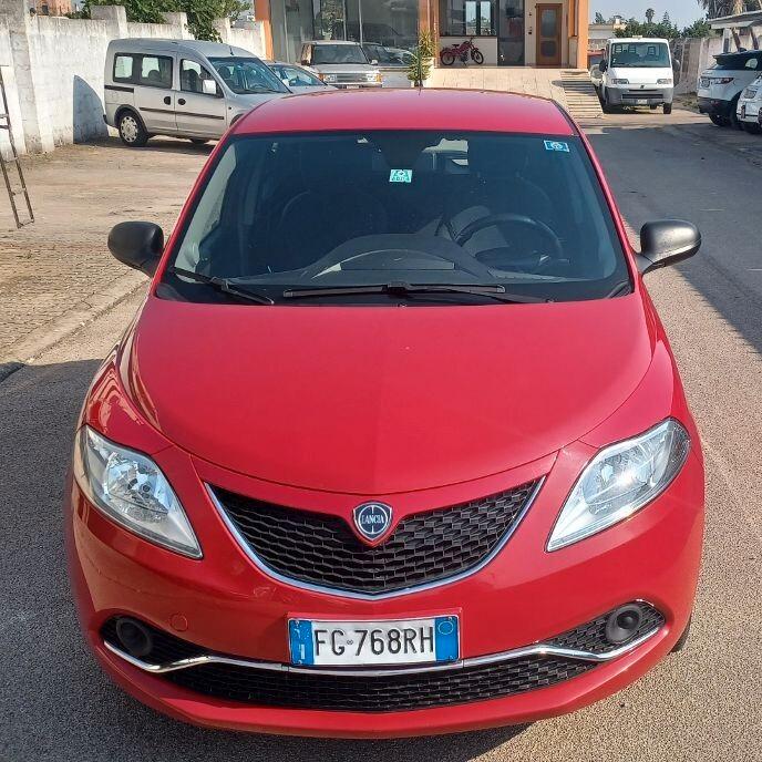 Lancia Ypsilon 1.2 69 CV 5 porte GPL Ecochic Gold PER NEOPATENTATI