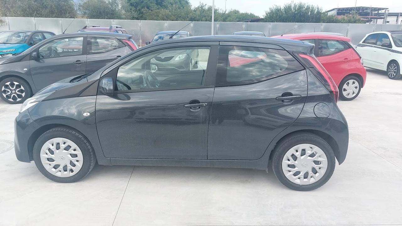 Toyota Aygo Connect 1.0 VVT-i 72 CV 5 porte 2021