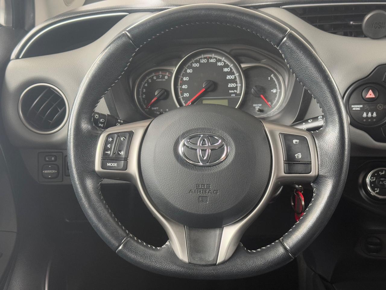 Toyota Yaris 1.0 5 porte Lounge ok neopatentati