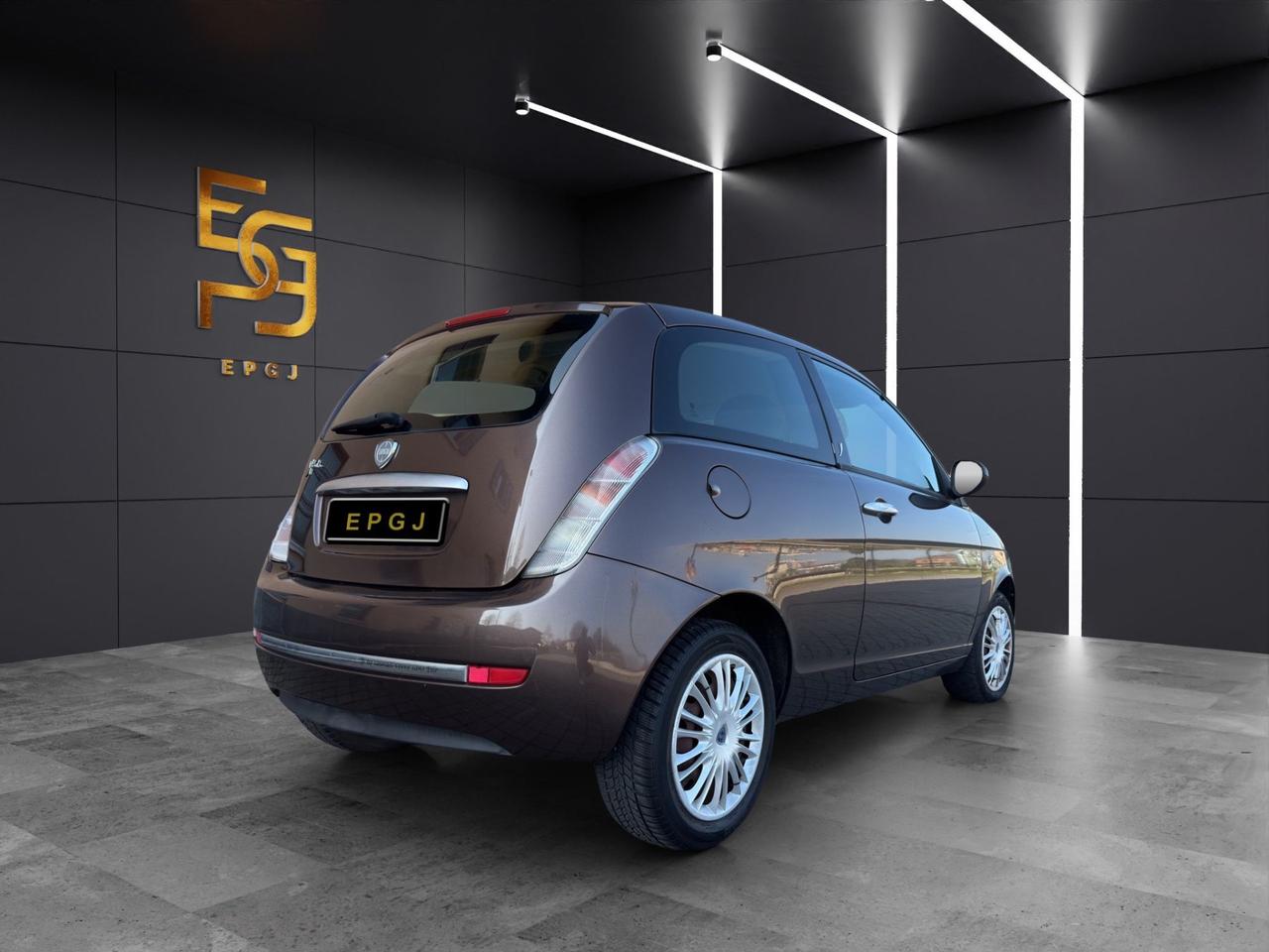 Lancia Ypsilon 1.2 Versus