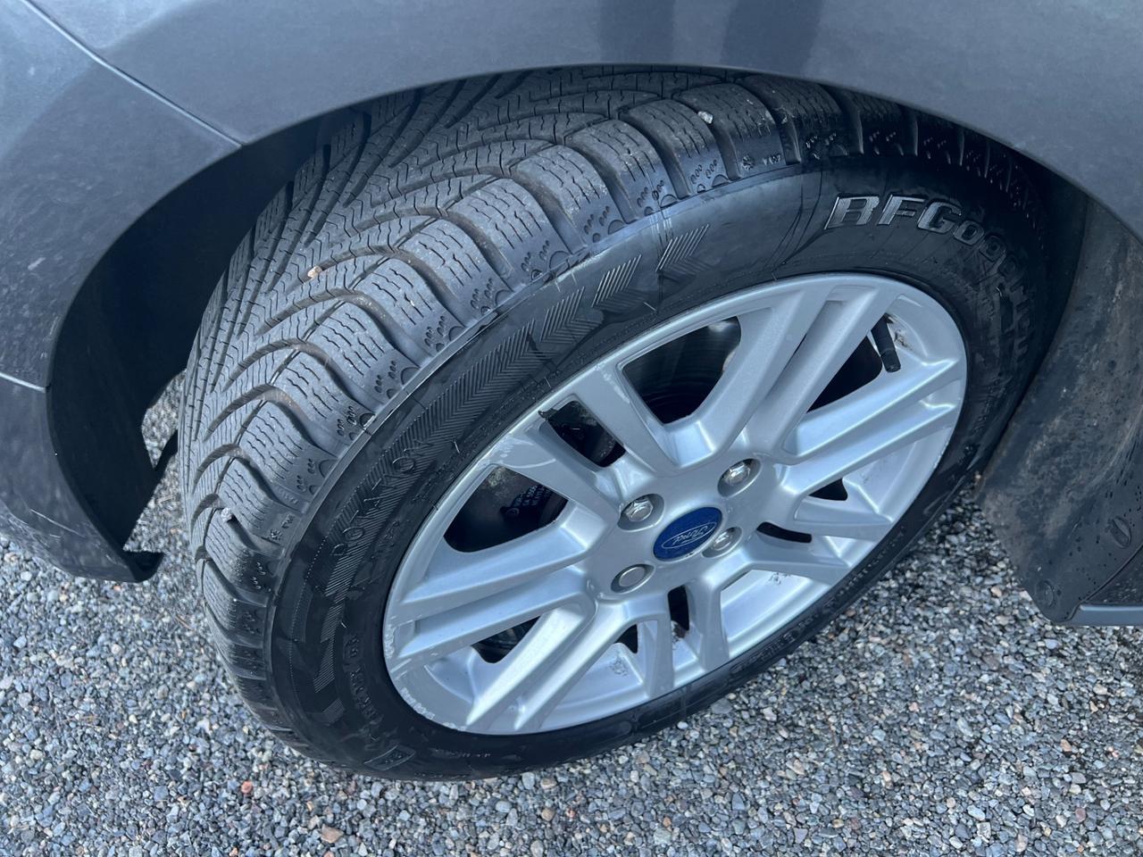 Ford Tourneo Courier 1.5 TDCI 95 CV Titanium