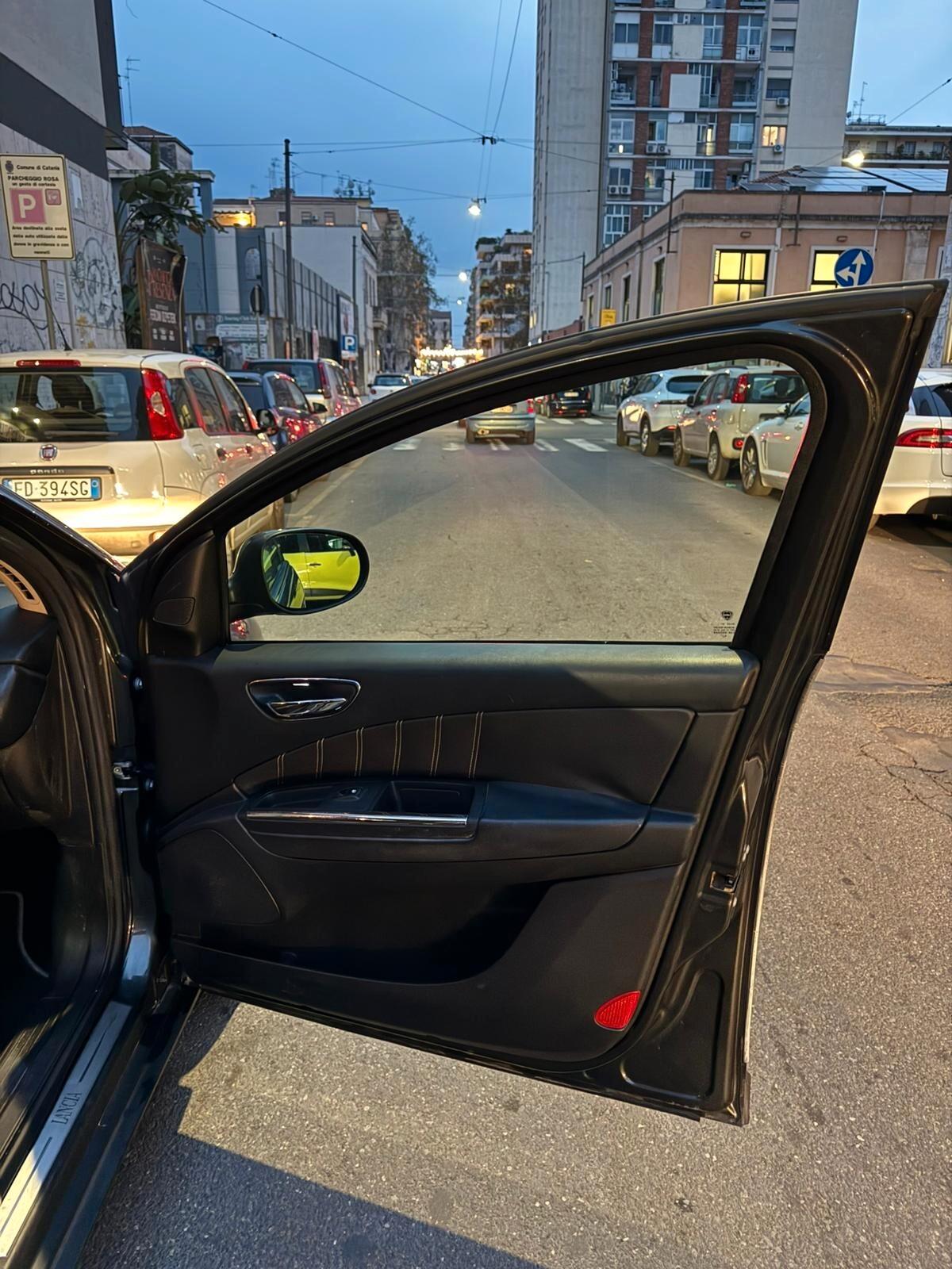 Lancia Delta 1.6 MJT DPF Platino