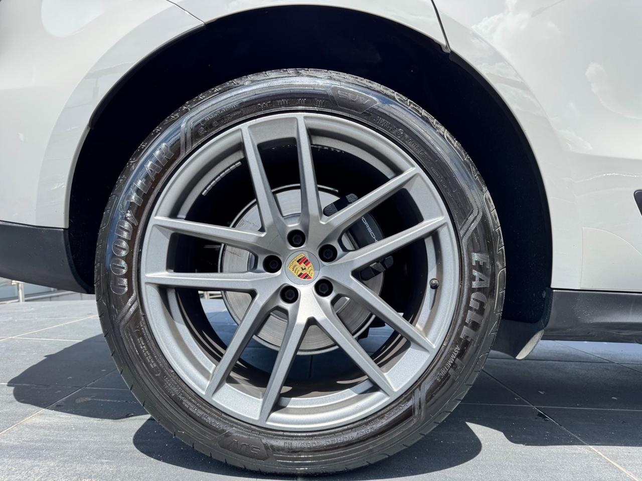 Porsche Macan 2.0 265cv colore gesso tetto uni pro