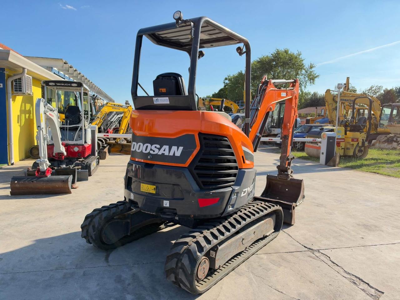 Mini escavatore DOOSAN DX27z