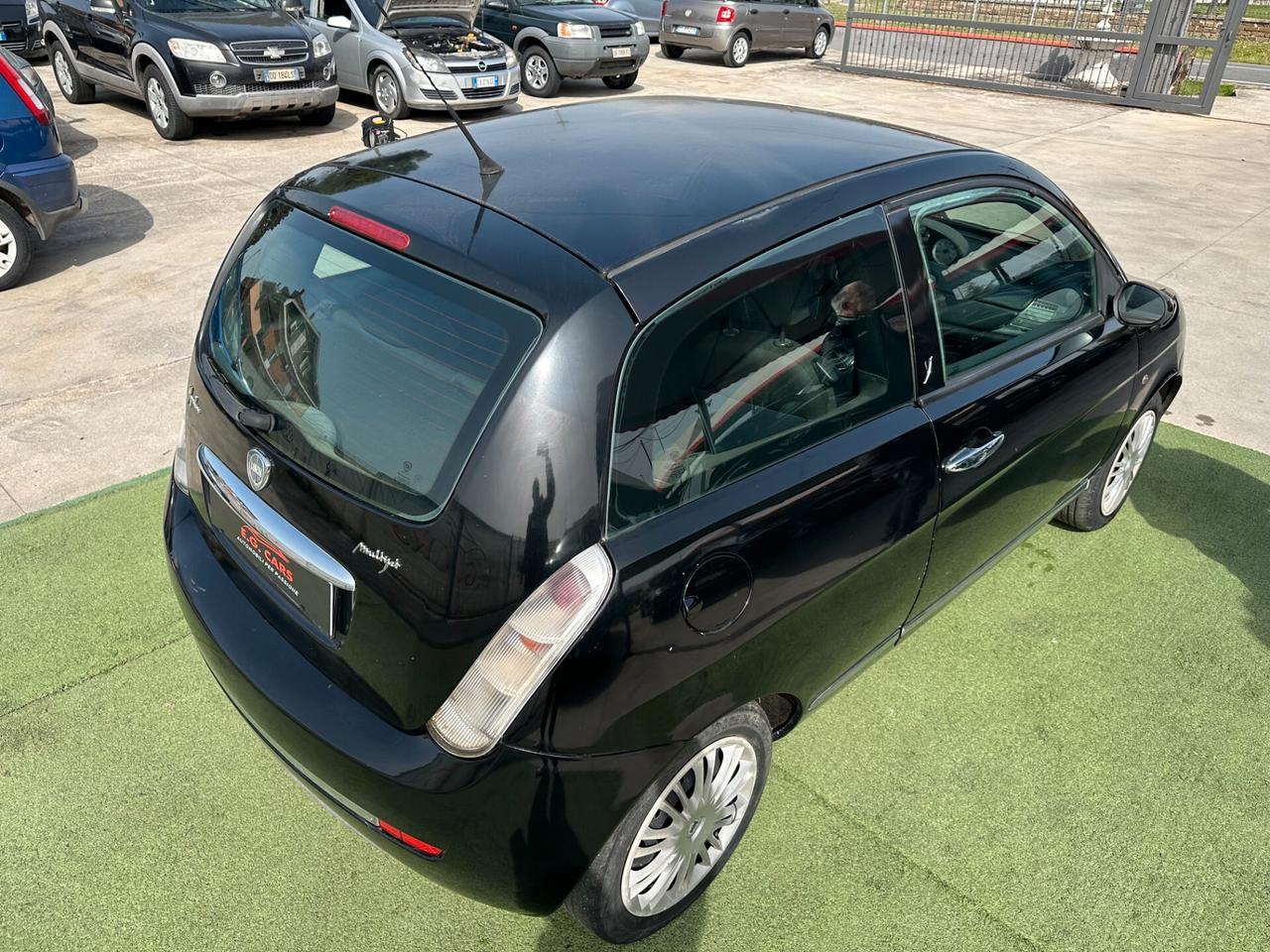 Lancia Ypsilon 1.3MJT*16V*ORO BIANCO*90CV*NEOPATENTATI*
