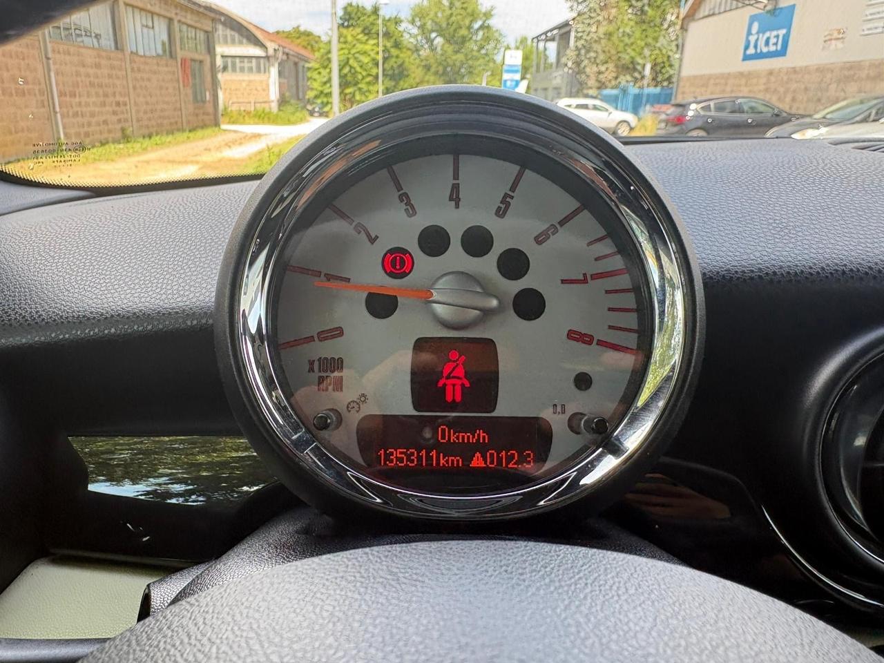 Mini 1.6 benzina 16V One (72kW) 2010 135.000 KM