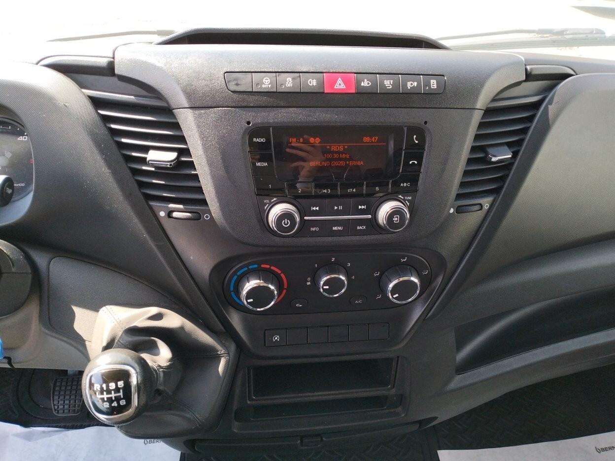 IVECO DAILY 2.3 HPT PM-TM Furgone * 31 000 KM *