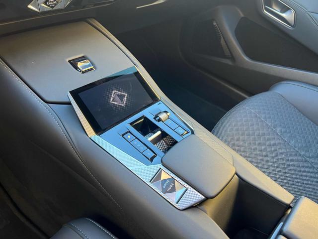 DS AUTOMOBILES DS 4 E-Tense 225 Cross Trocadero