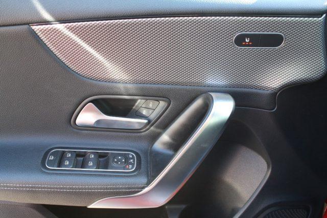 MERCEDES-BENZ A 200 Sport