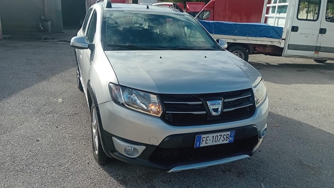 Dacia sandero stepway-1.5 dci- camb/aut-2016