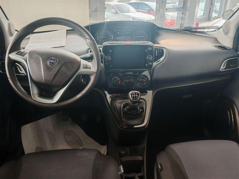 Lancia Ypsilon 1.0 FireFly 5 porte S&S Hybrid Silver Plus