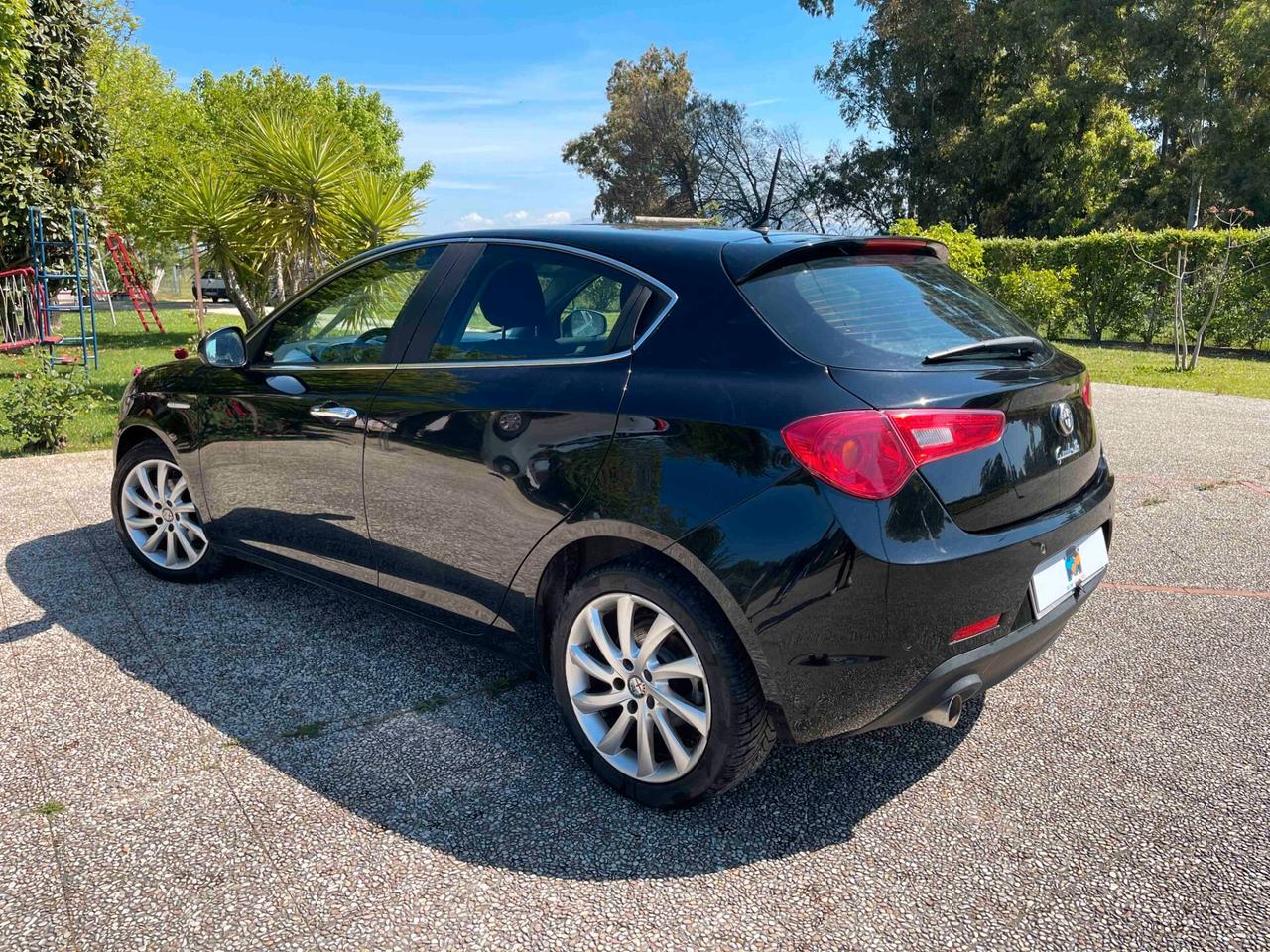 Alfa Romeo Giulietta 1.6 JTDm-2 120 CV Distinctive NEOPATENTATI