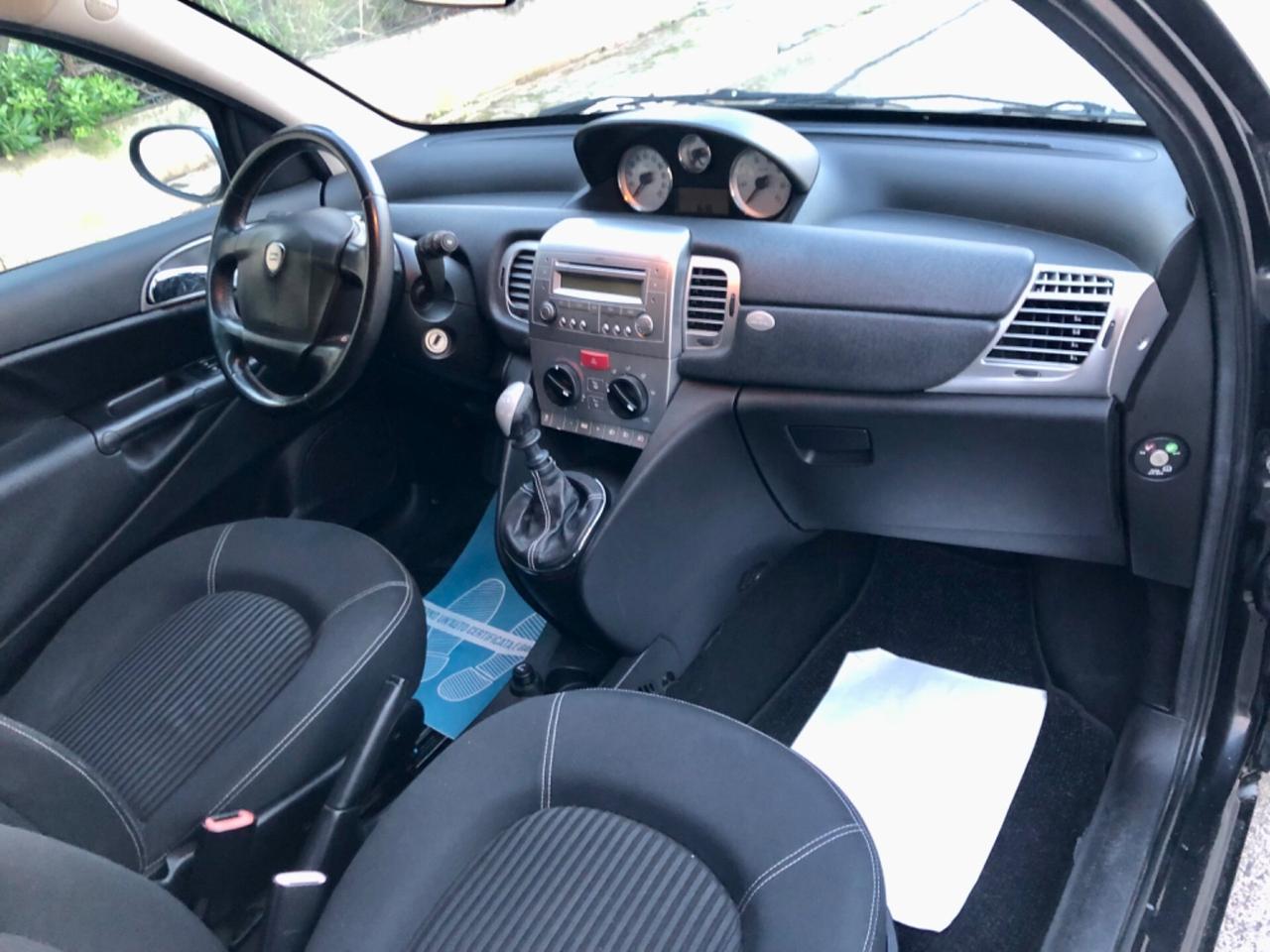 Lancia Ypsilon 1.2 Momo Design 60CV