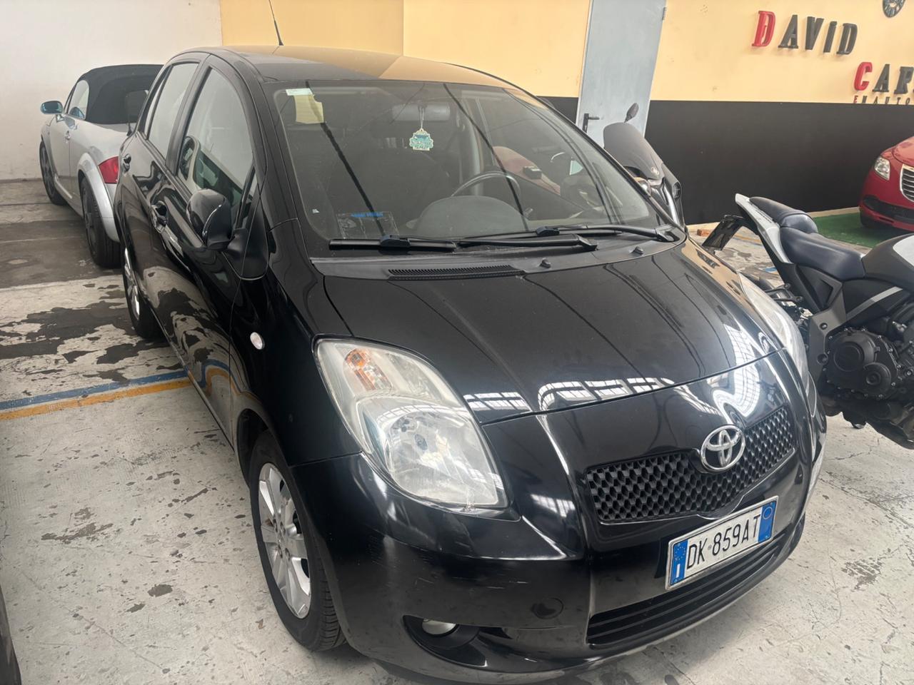 Toyota Yaris 1.0 5 porte Sol