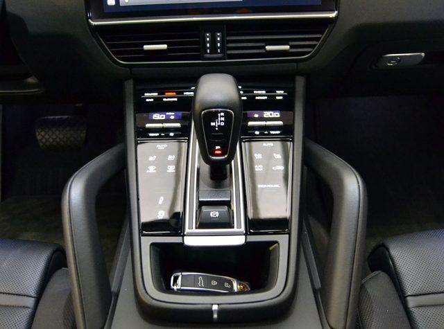 PORSCHE Cayenne Coupé 3.0 V6 E-Hybrid Platinum Edition Iva Esposta