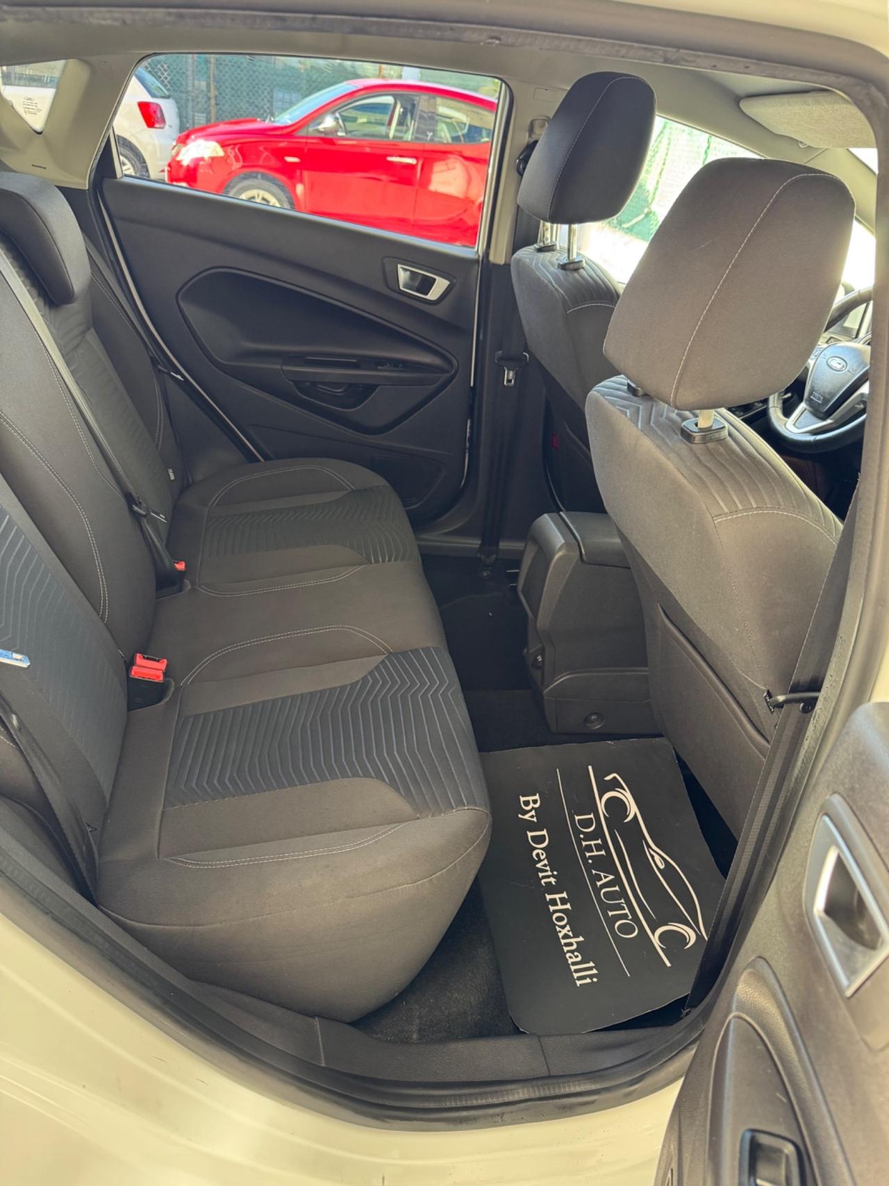 Ford Fiesta 1.5 TDCi 75CV 5 porte Titanium