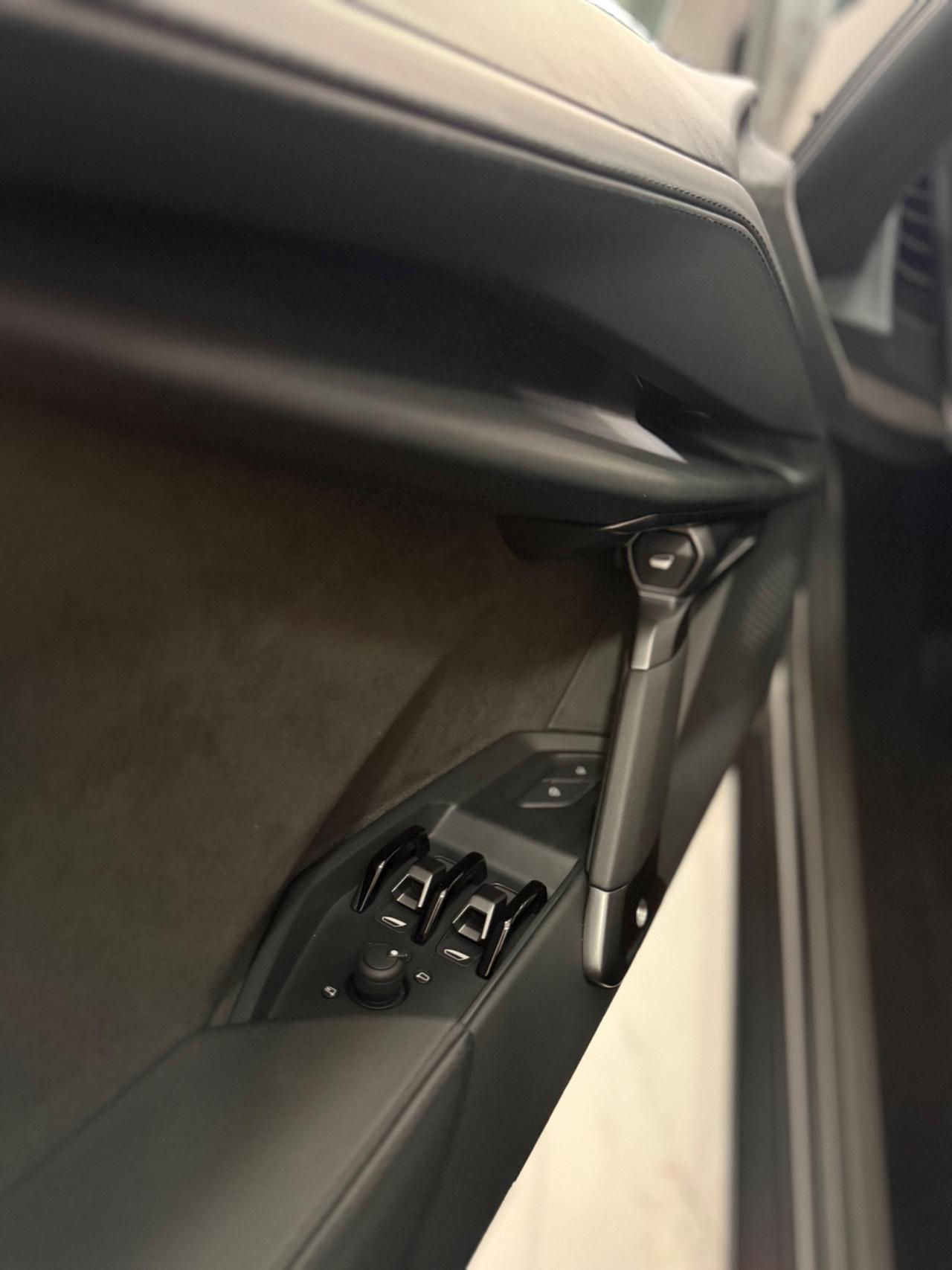 Lamborghini Revuelto 6.5 V12