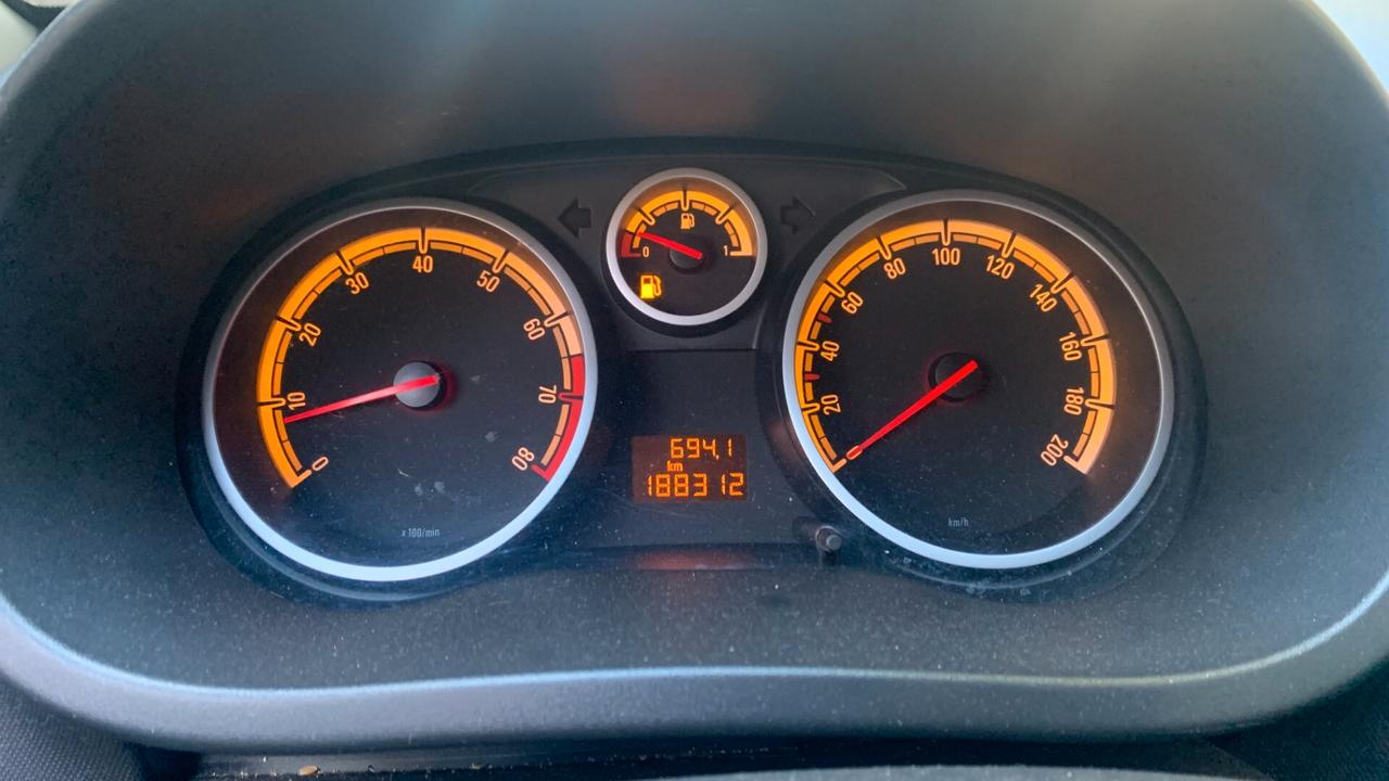 Opel Corsa 1.4 16V 5P 2011 UNICO PROPRIETARIO