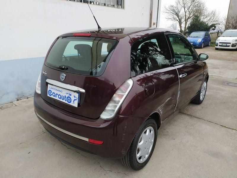 Lancia Ypsilon 1.3 MJT 75 CV Oro