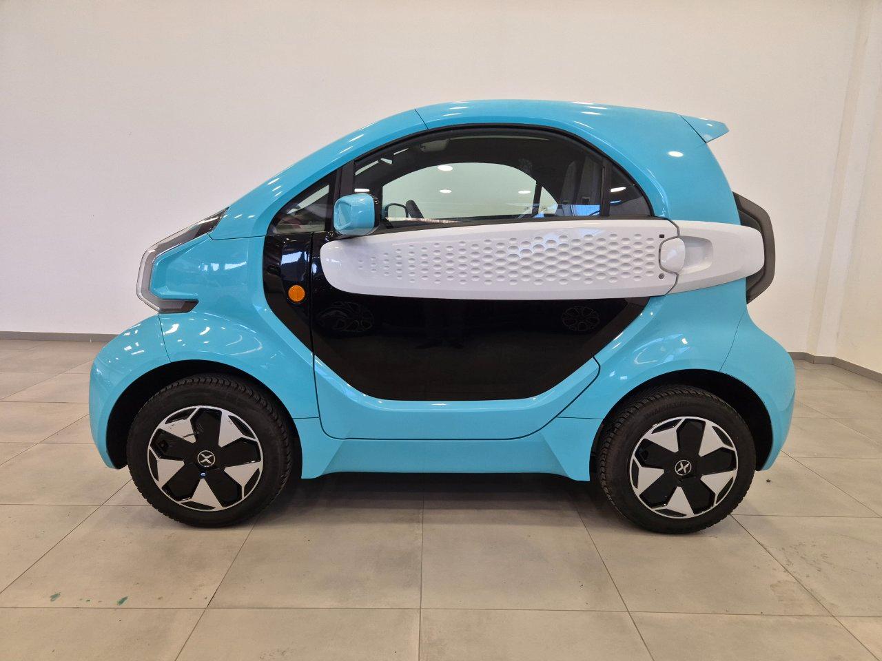 Xev Yoyo 32kWh Electric Blue