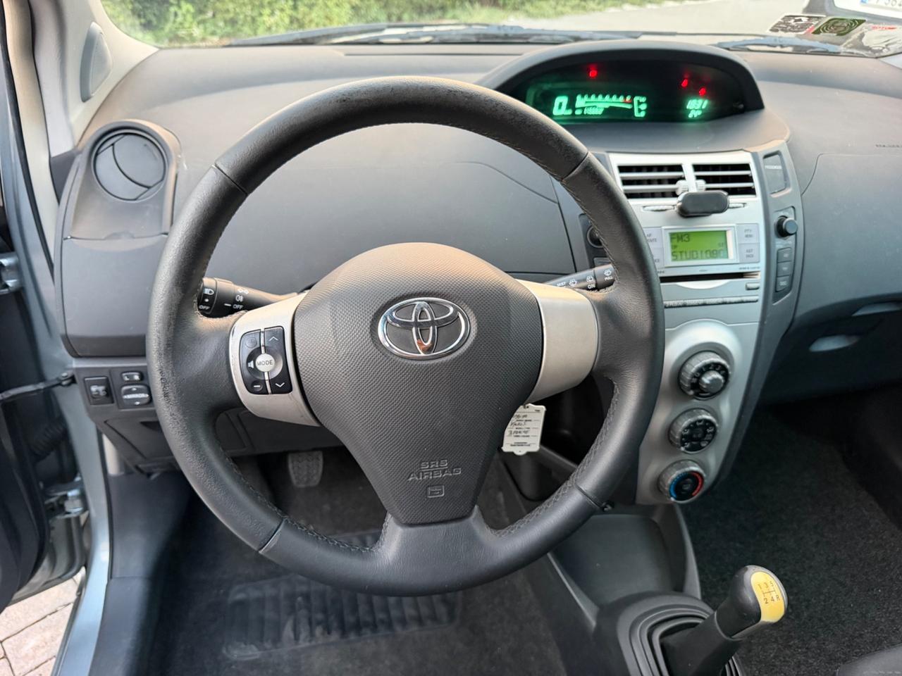 Toyota Yaris 1.0 3 porte Sol