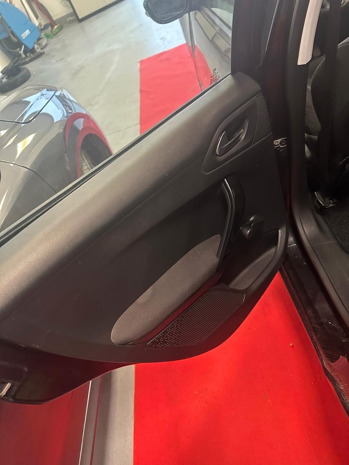 Peugeot 208 1.2 VTi 82 CV 5 porte Active