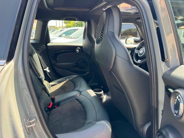 MINI Cooper 1.5 Cooper JCW 5 porte Automatico