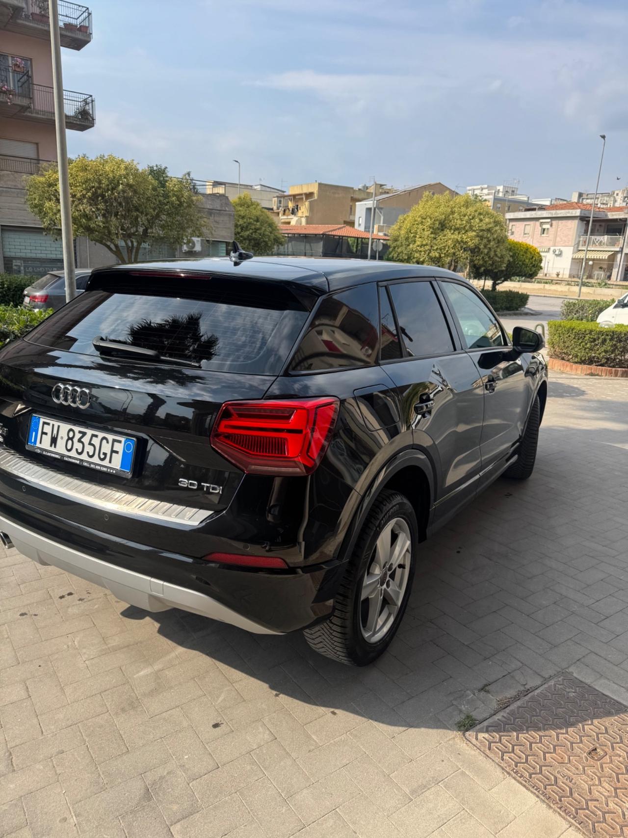 Audi Q2 30 TDI Business Design