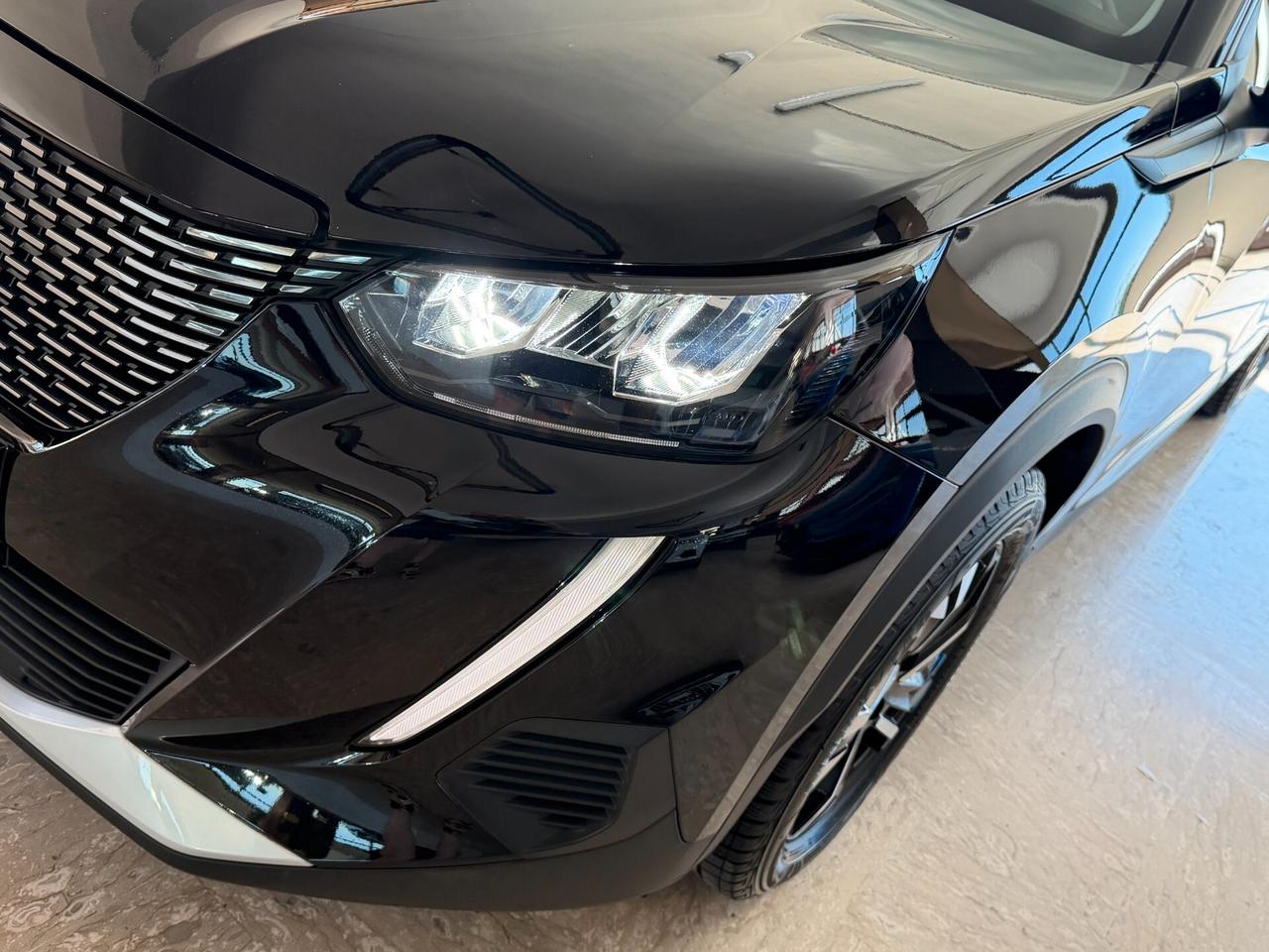 Peugeot 2008 1.5 BLUEHDI 110 cv. ALLURE