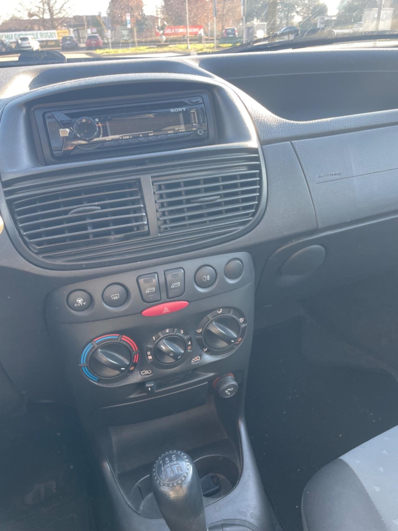 Fiat Punto 1.3 MJT 16V 5p. 4p.ti Active Van