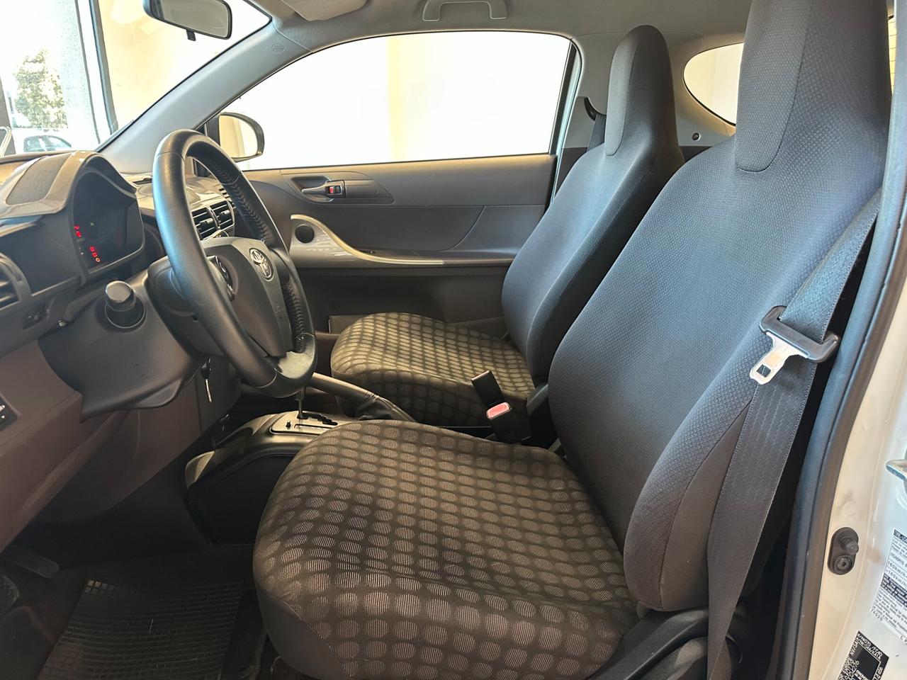 Toyota iQ 1.0 Multidrive **SOLO 78000KM**
