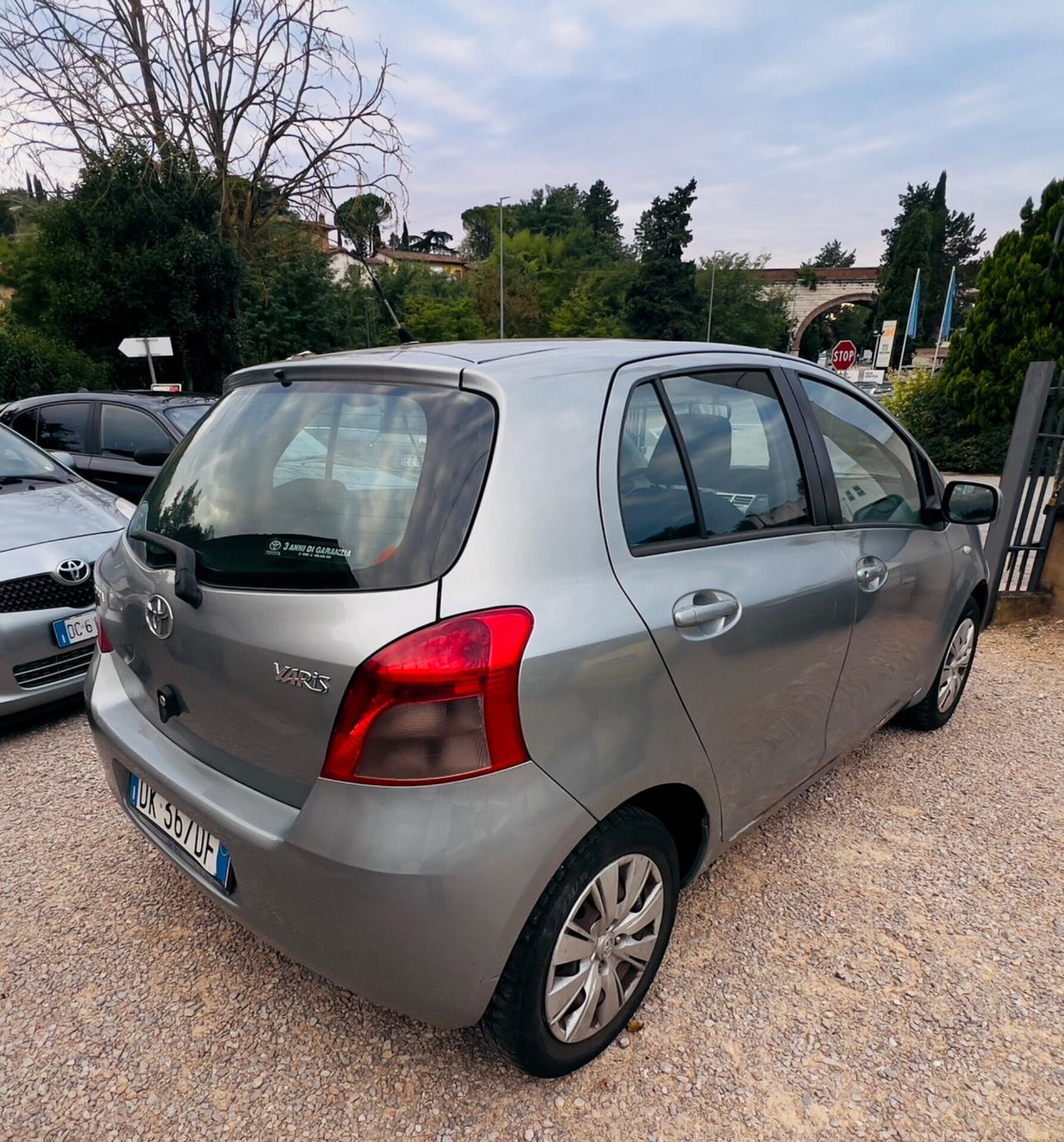 Toyota Yaris 1.0 5 porte