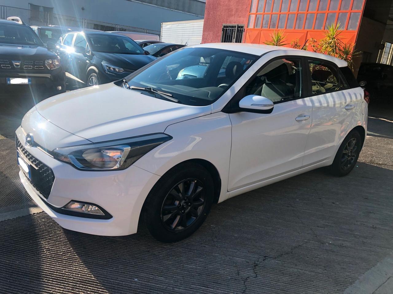 Hyundai i20 1.2 84 cv 5p. comfort