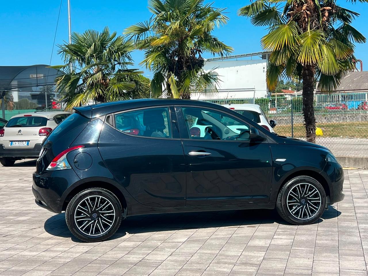 Lancia Ypsilon 1.0 FireFly 5 porte S&S Hybrid Alberta Ferretti